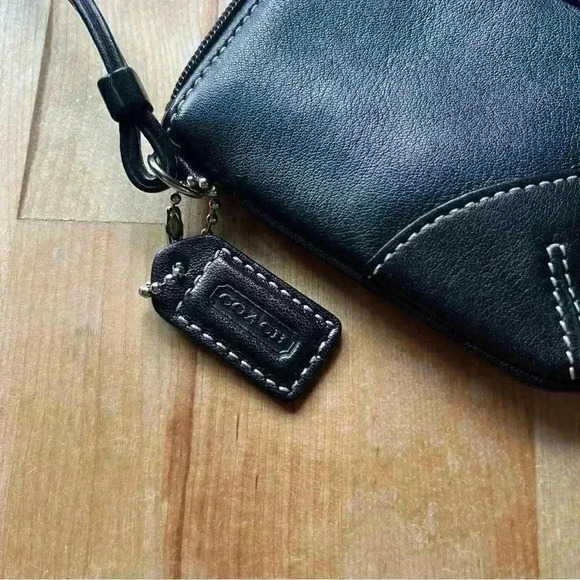 Coach Wristlet Purse Black Soft Leather Zip Top Small Fashion Bag Side Handle - Picture 5 of 10